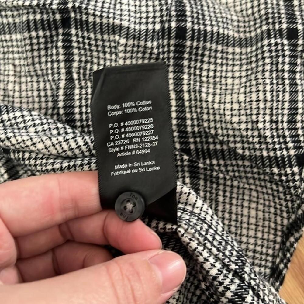 Aritzia TNA plaid button down shirt - Picture 5 of 8